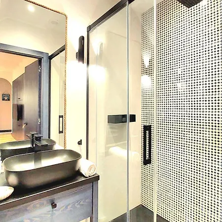 The Old Fisherman's Nest By Triapart *